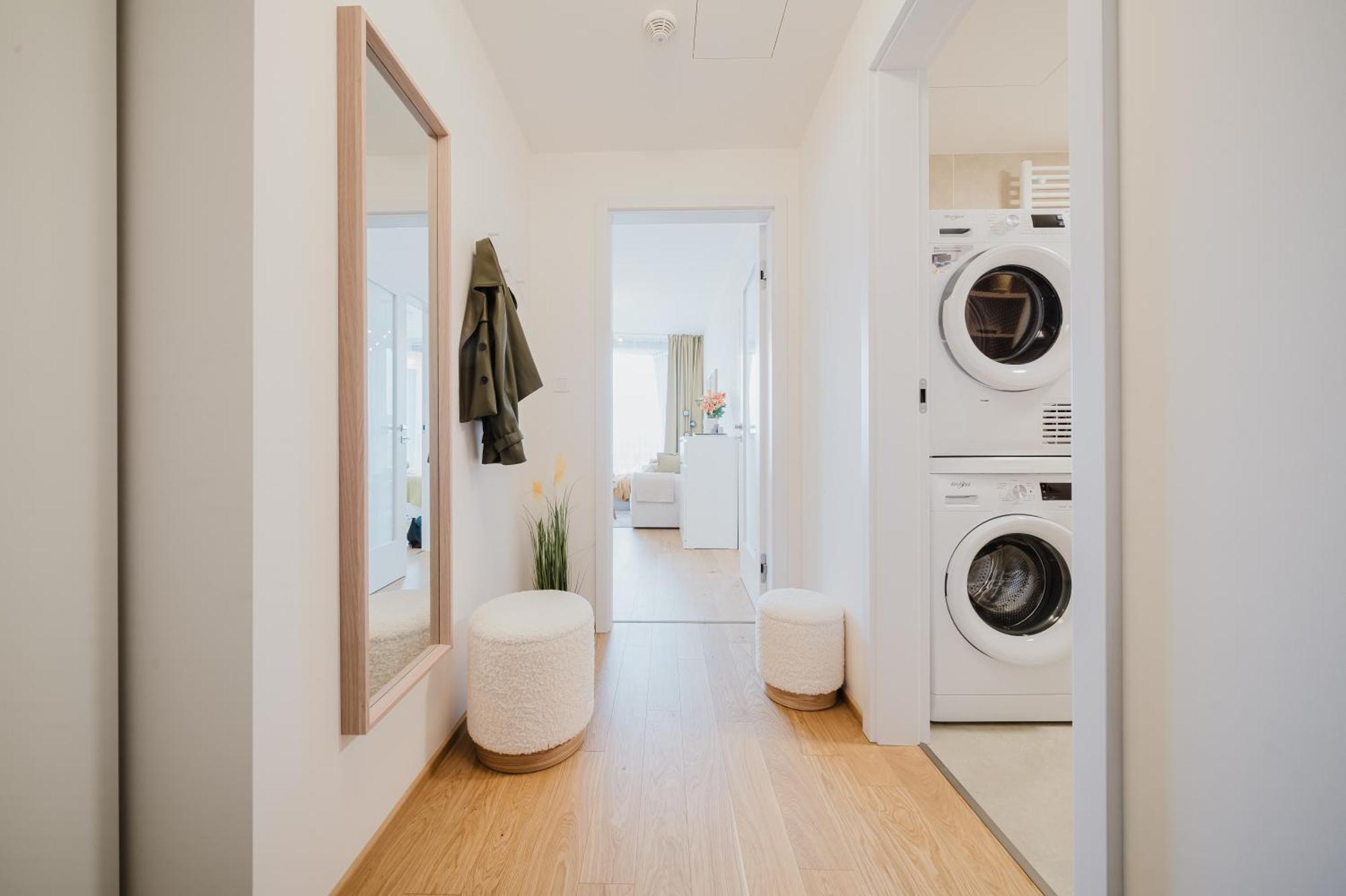 Apartment Days - With Garage And Balcony In Smichov Prag