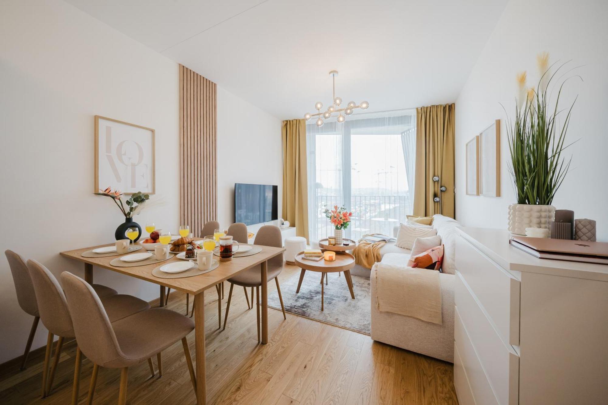 Days - With Garage And Balcony In Smichov Apartment Prag