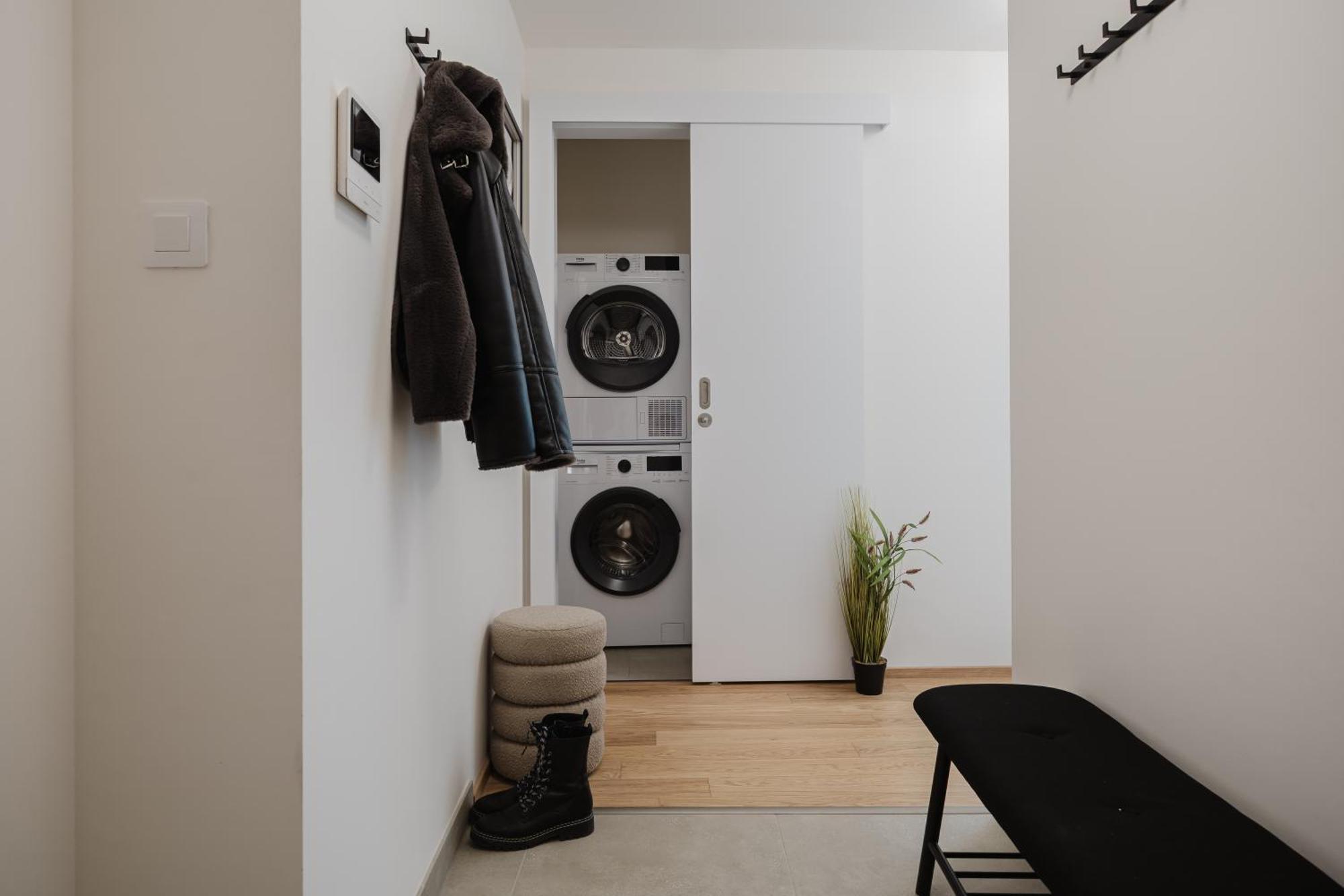 Days - With Garage And Balcony In Smichov Apartment Prag